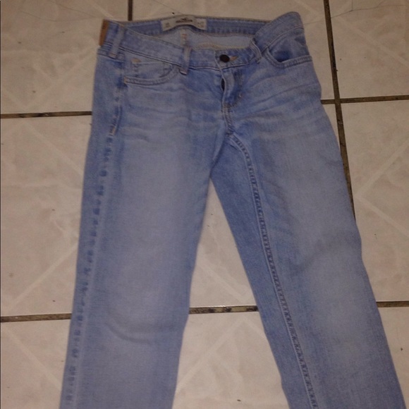 Hollister light wash jeans - Picture 1 of 5